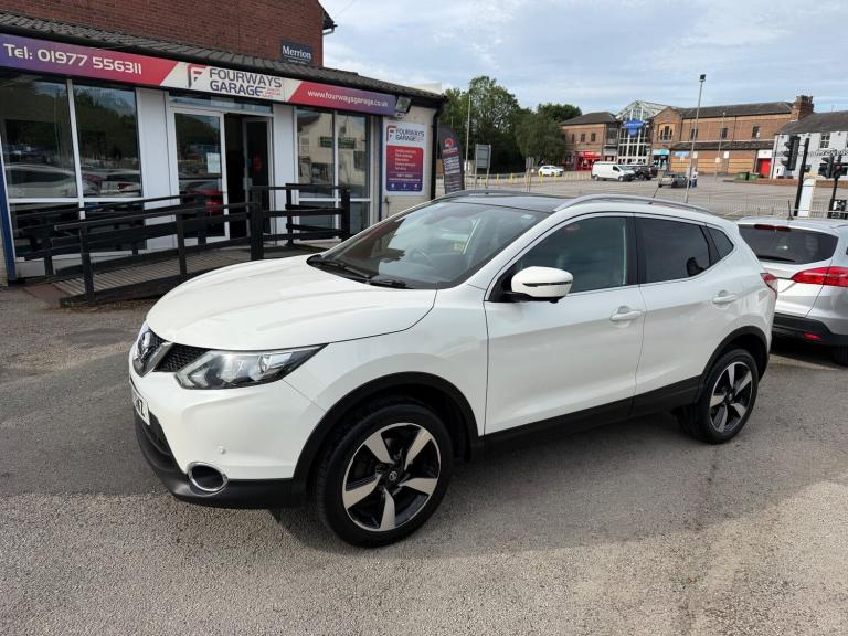 2017 Nissan Qashqai N-VISION DIG-T Hatchback Petrol Manual