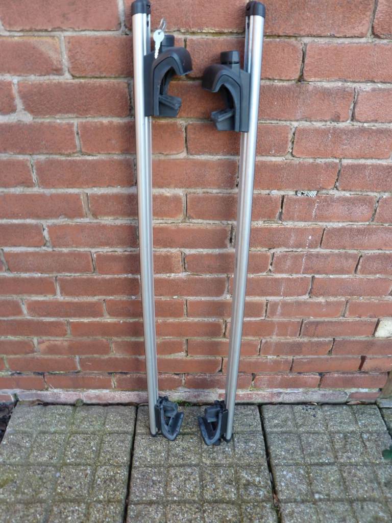 Pair of Thule Aero roof bars type 861 120cm long, used but vgc