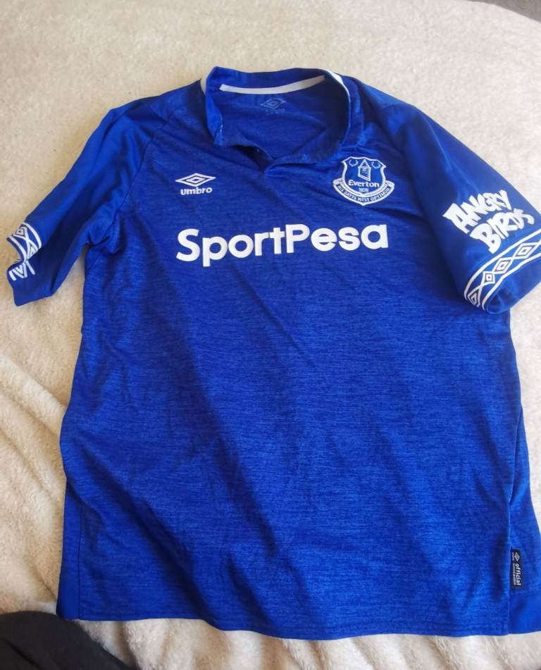 Everton Football top Angry birds, size XL