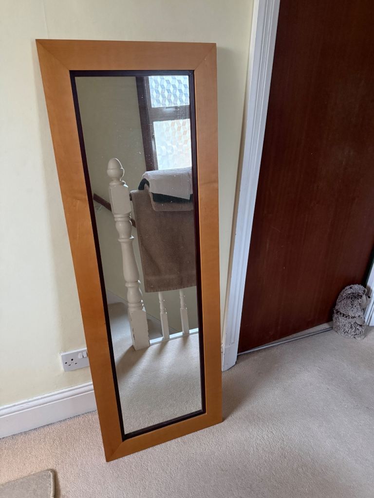     Full Length Mirror – Classic Wooden Frame – Collection ASAP £10