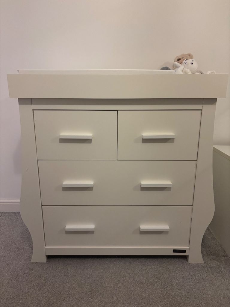 Nursery furniture (changer, wardrobe, next to me & Moses basket)