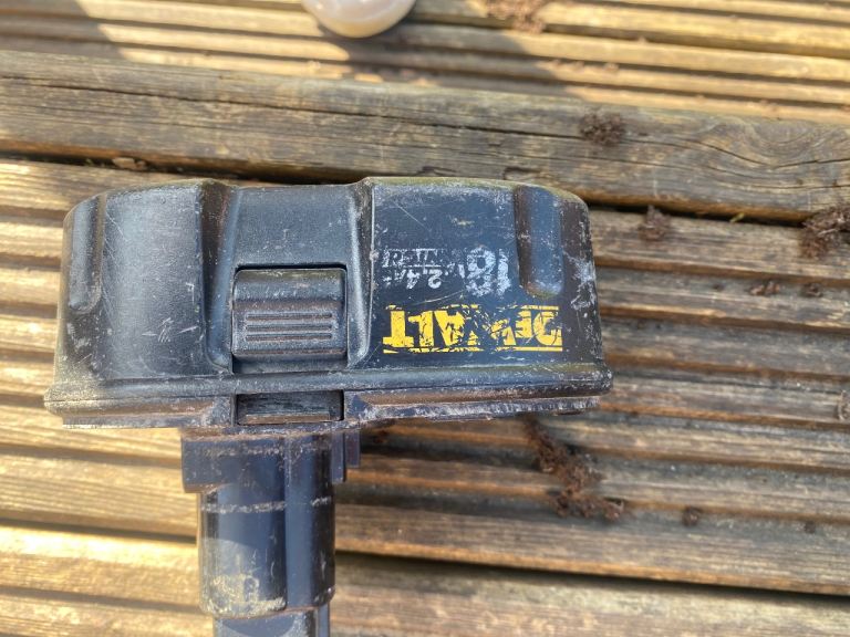 Dewalt battery 18 b