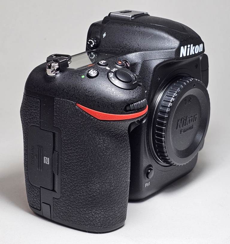 A brand new Nikon D500 body. 14 shutter actuations !