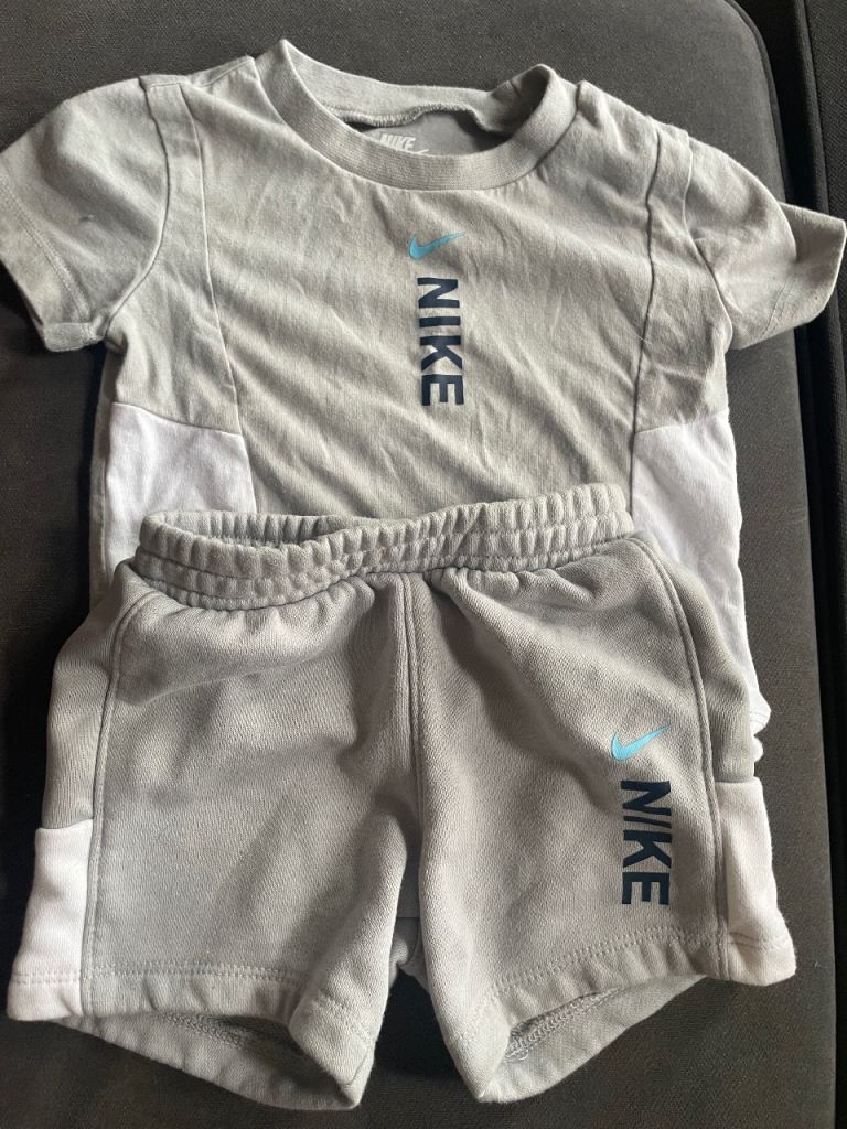 Infant clothes 