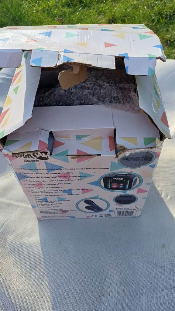 KARAOKE MACHINE BOXED BLUETOOTH ROCK JAM NEW