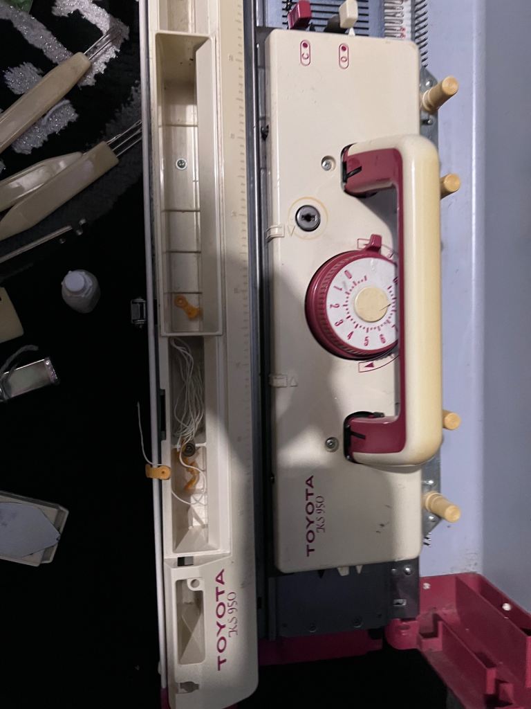 Toyota ks 950 knitting machine