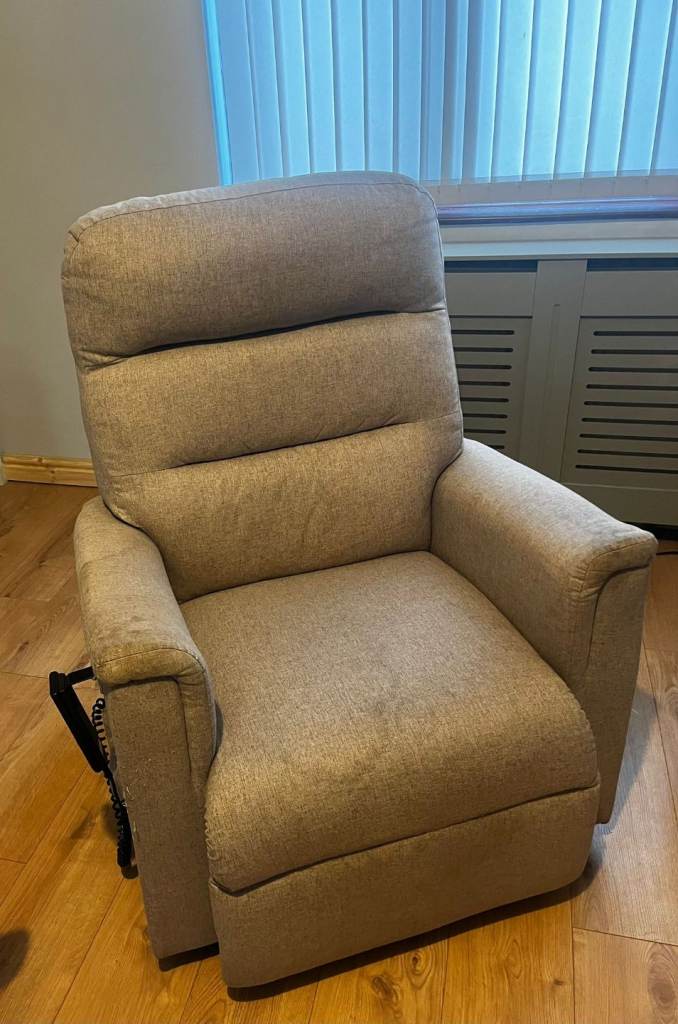 Reclining chair 