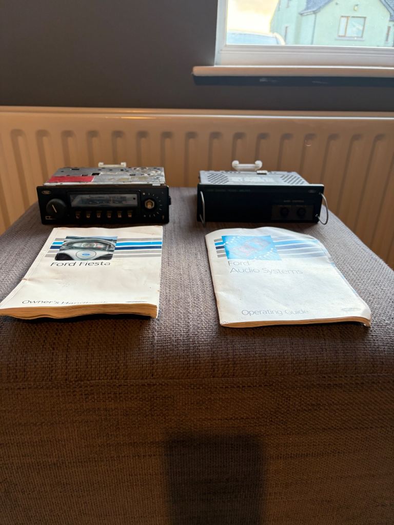 Ford car radios