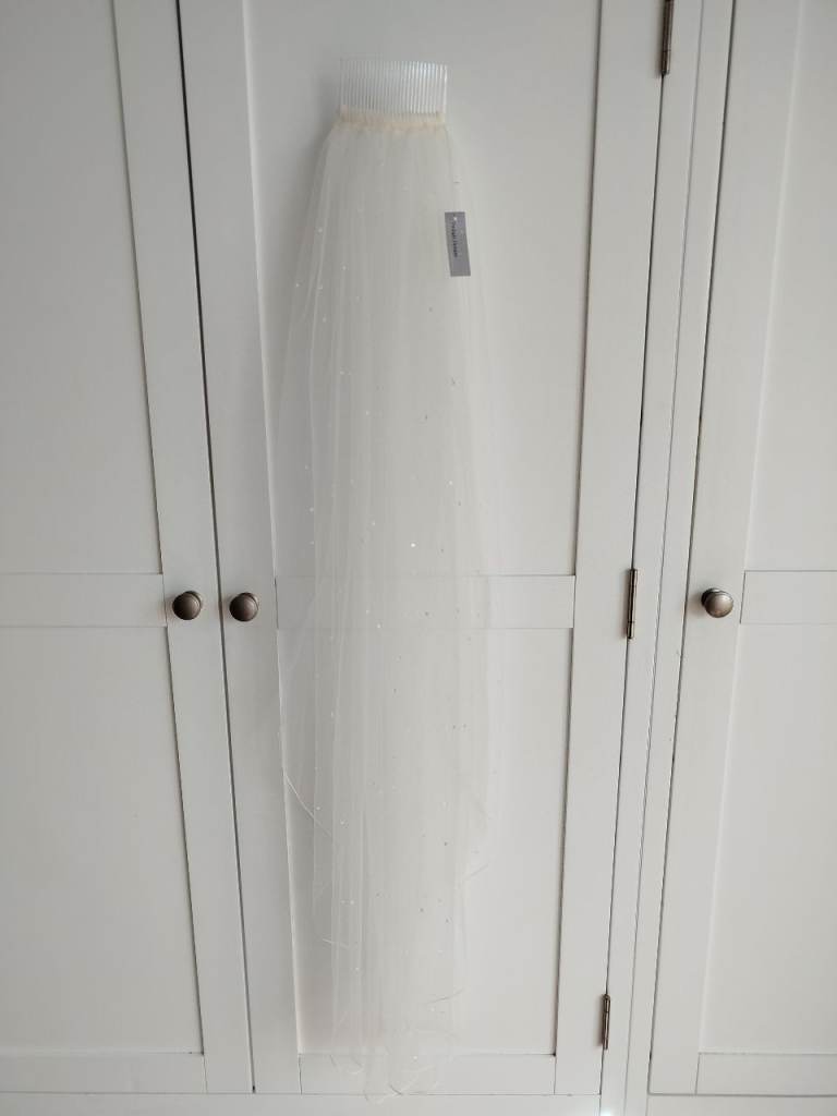 Twilight Designs 47" Fingertip Wedding Veil with diamante – New with Tags