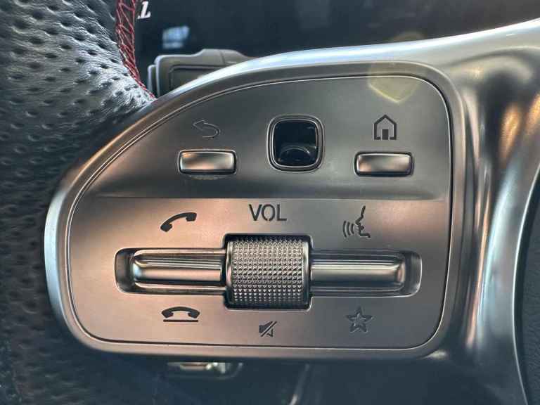 Mercedes-Benz A180 1.3 Petrol AMG Line (Executive) 7G-DCT