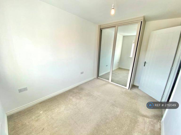 3 bedroom house in Broad Street, Crewe, CW1 (3 bed) (#2712049)