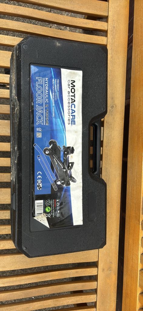 Hydraulic car jack  