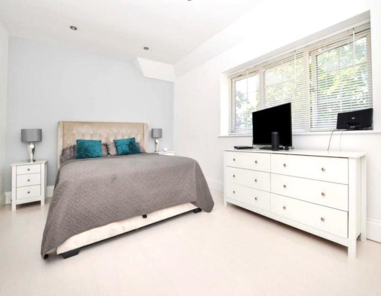 🔥🛏️ BEST ROOMS IN WEST LONDON- Ealing Broadway 🔥🛏️