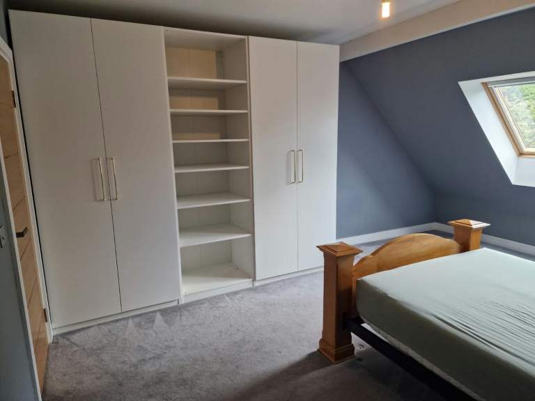 Large Loft room with En-Suite in Watford