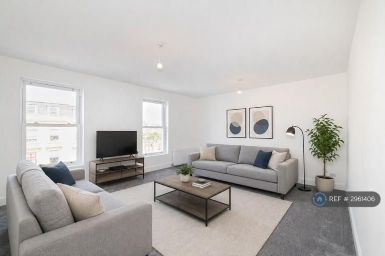 2 bedroom flat in Lavender Hill, London, SW11 (2 bed) (#2961406)