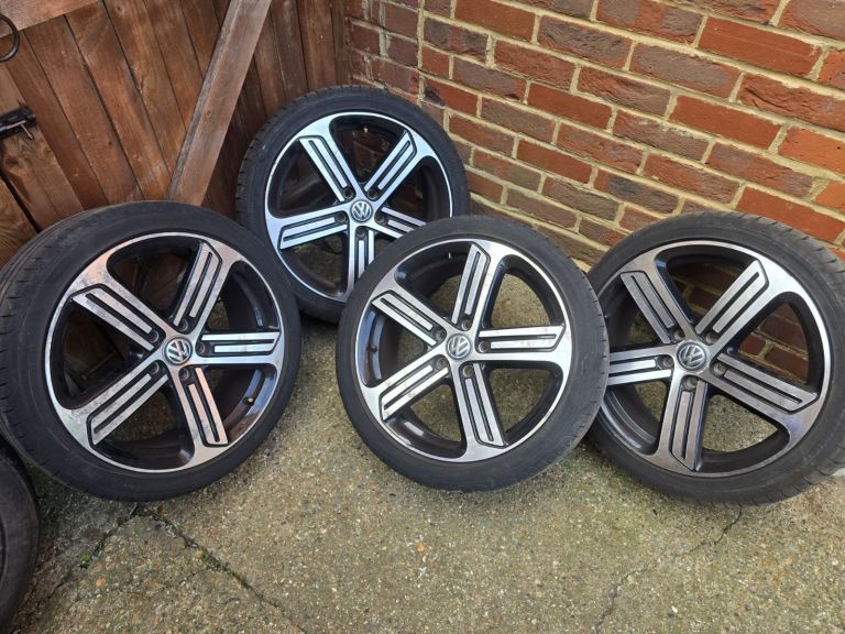 Golf R alloys and tyres