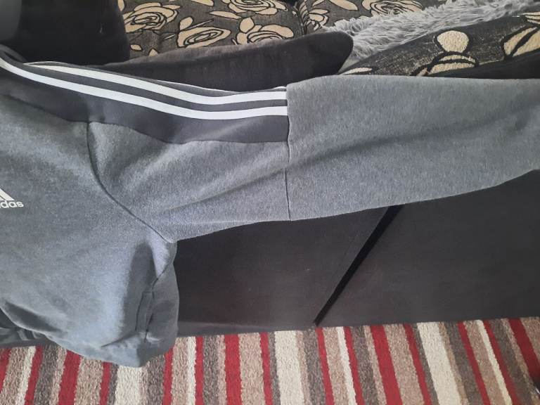 Mens Adidas jacket size L 