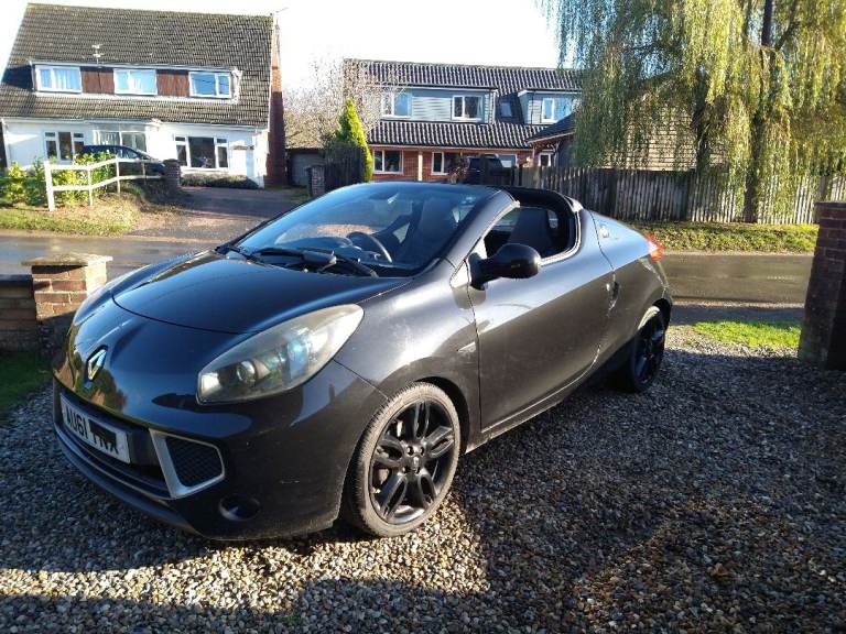 RENAULT WIND, hard top convertible, outstandind throughout and rare.