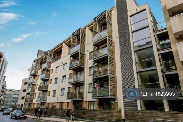 3 bedroom flat in Horsted Court, Brighton, BN1 (3 bed) (#1623903)