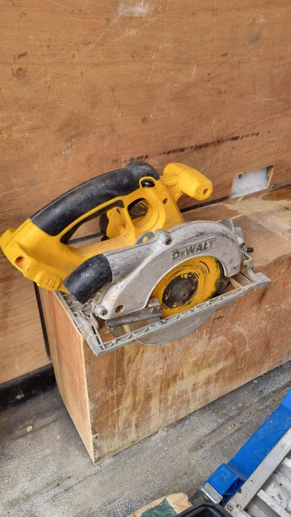 Dewalt Circular Saw (Body Only)