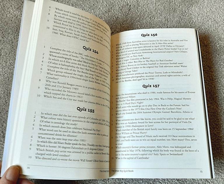 2 Family General Knowledge Quiz Books 3,500 Questions Christmas Party Pub Quiz