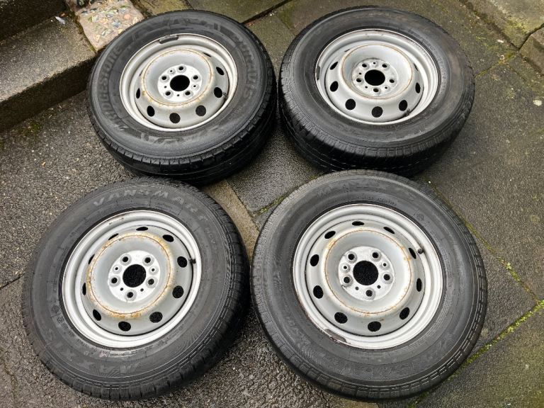 4 tyres including wheels and hub caps