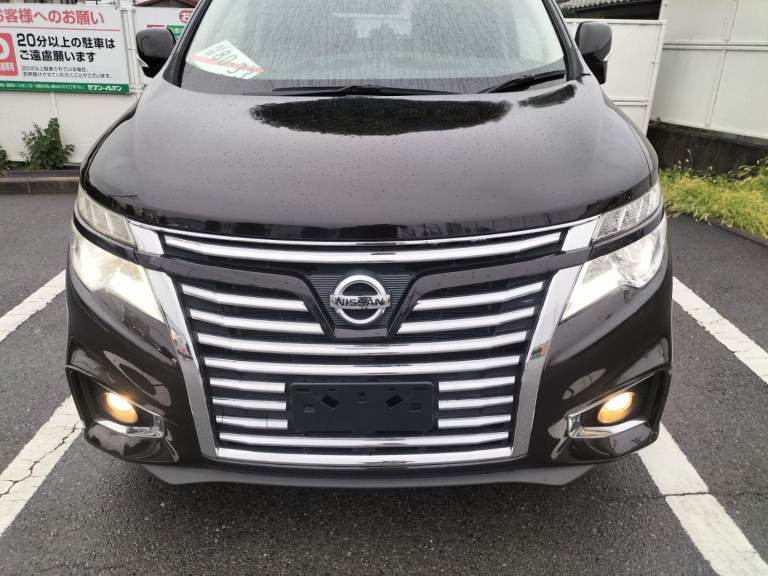 Nissan elgrand  7 seat 2017