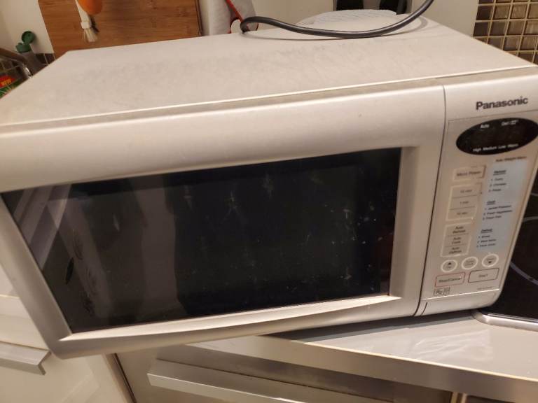 Free Microwave – For Parts / Broken