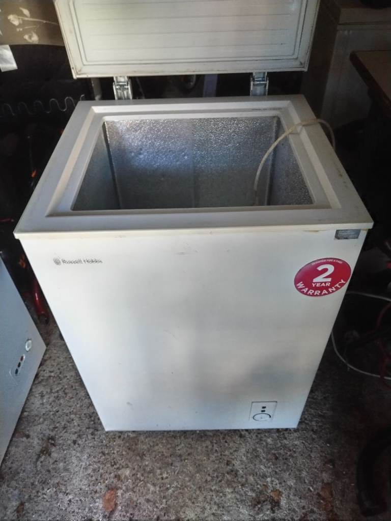 Chest freezer small size with freeze control good condition good working order 