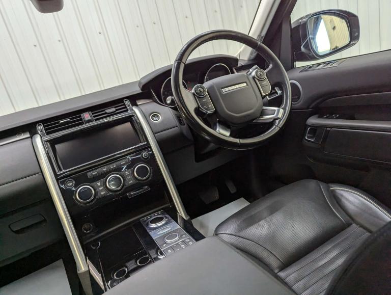 2017 Land Rover Discovery 3.0 Discovery HSE TD6 Auto 4WD 5dr SUV Diesel Automatic