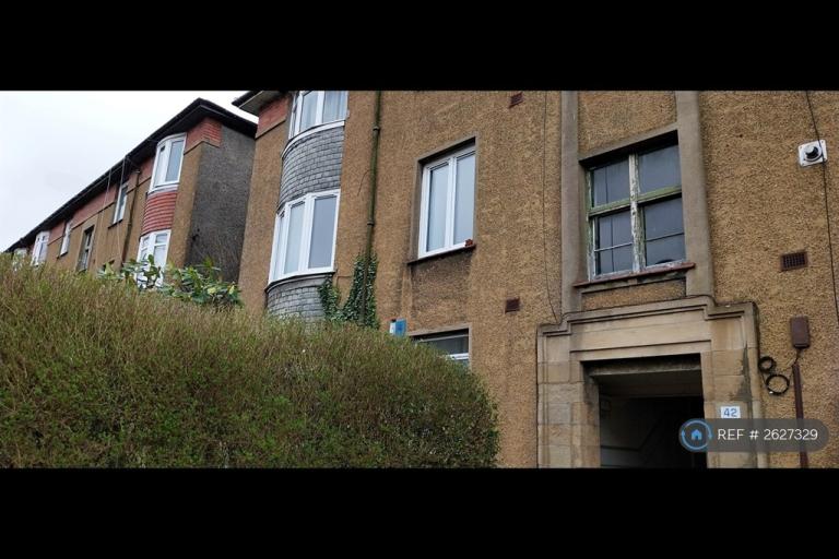 3 bedroom flat in Ripon Drive, Glasgow, G12 (3 bed) (#2627329)