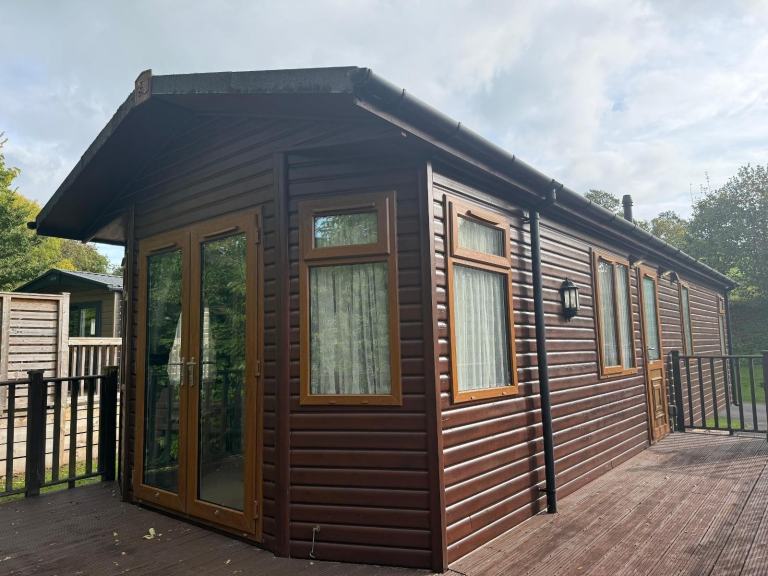 Static For Sale Off Site Stately Albion Log Cabin 40x13, 2 Bedroom Home