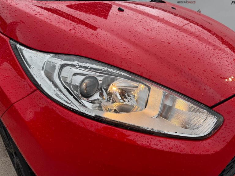 2015 Ford Fiesta 1.0 EcoBoost 140 Zetec S Red 3dr HATCHBACK PETROL Manual