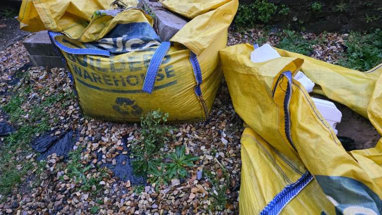 1/4 tonne sand , 1/2 tonne all in