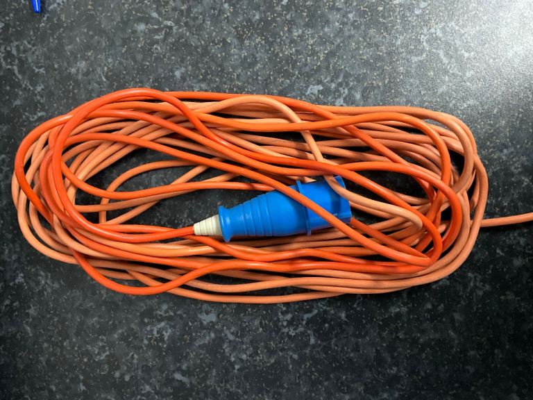 ELECTRICAL HOOK UP FOR YACHTS/ BOATS / CAMPERS APPROX. 15 METRES