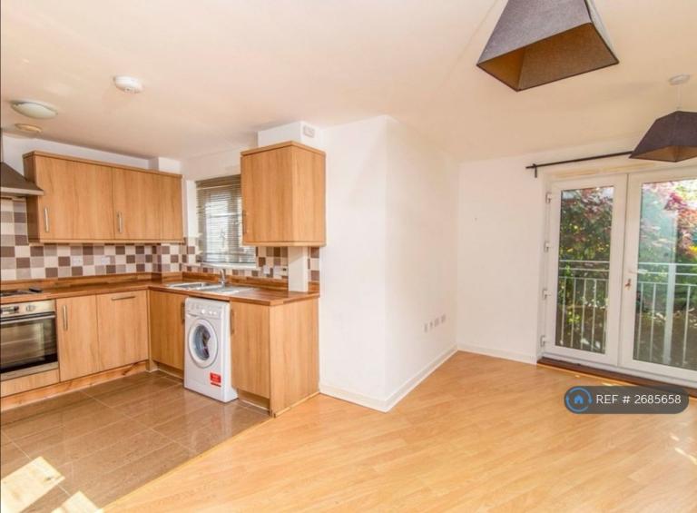 1 bedroom flat in Wallington, Sutton, SM6 (1 bed) (#2685658)