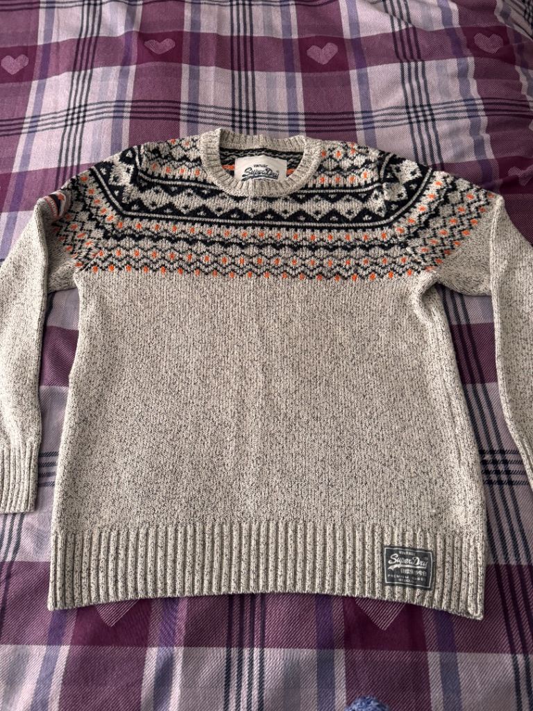 Men’s super dry jumper size XL