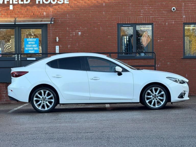 MAZDA MAZDA3 2.2 SKYACTIV-D Sport Nav 2015