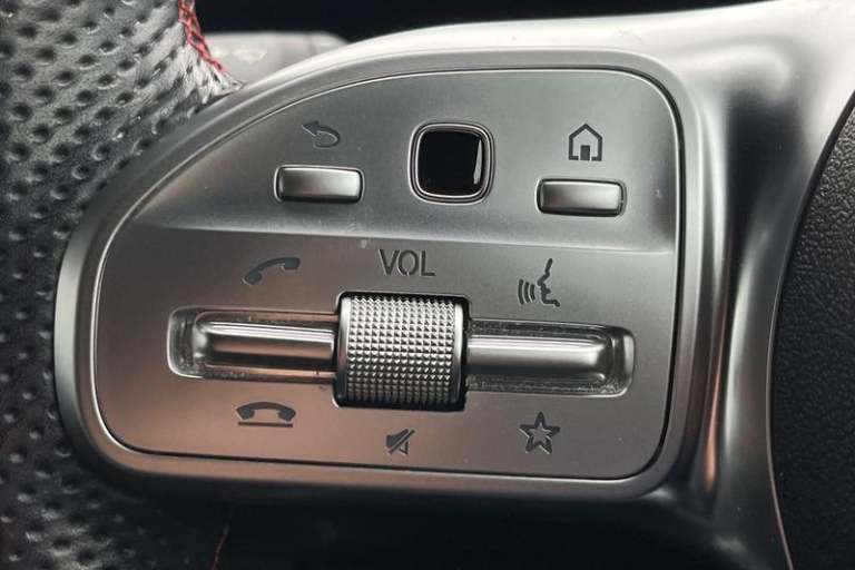 2020 Mercedes-Benz A-Class A180 AMG Line Executive NAVIGATION, HEATED SEATS, REAR CAMERA! Manual ...