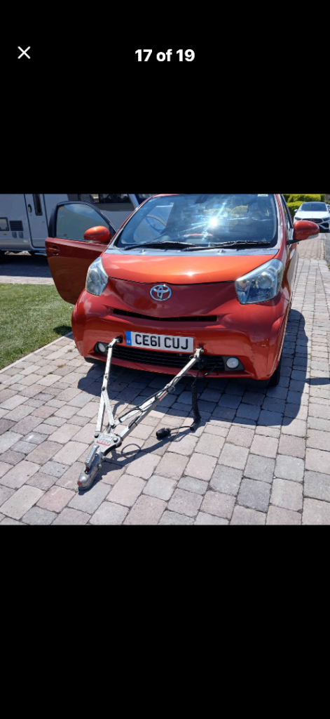 TOW CAR Toyota, IQ, Hatchback, 2011, Manual, 998 (cc), 3 doors