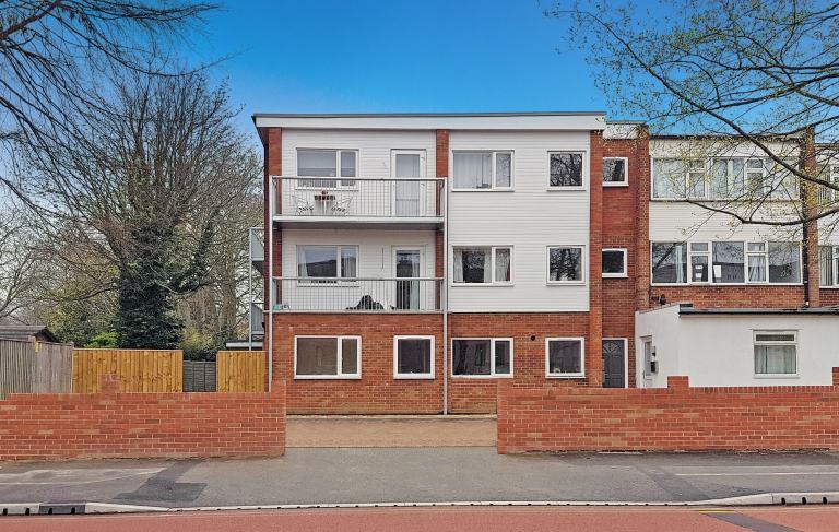1 bedroom flat in London Road, Oxford, OX3 Book Online - The Rent Guru {756}