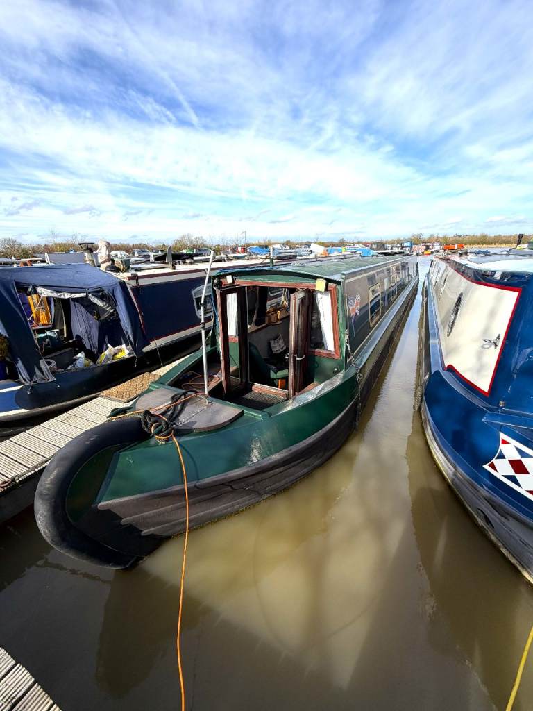 Halcyon Waters - 58ft 2004 Cruiser Stern