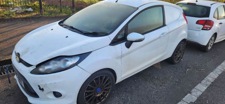 FORD FIESTA BREAKING PARTS SPARES REPAIRS 