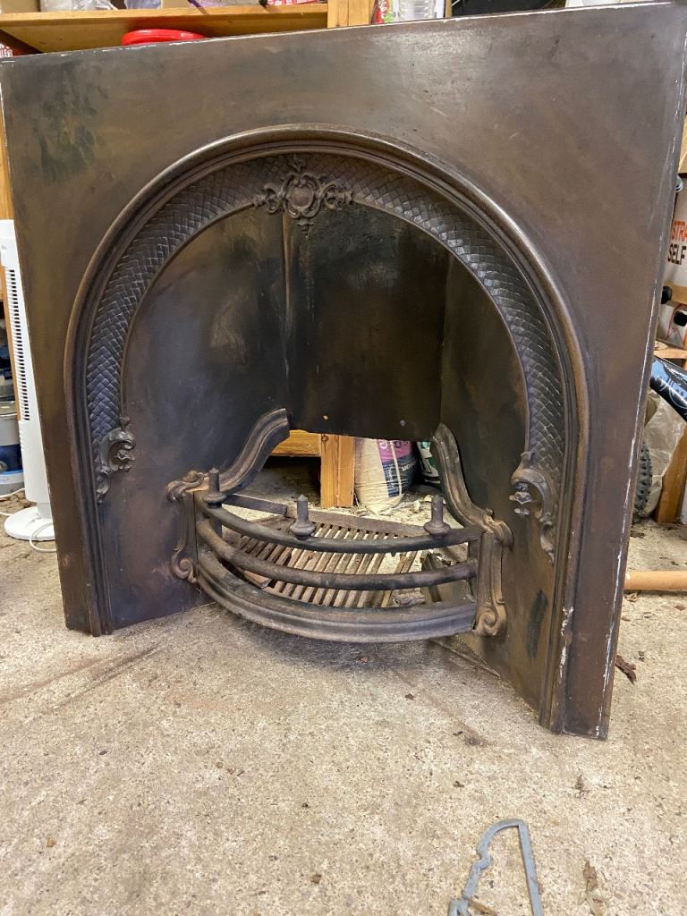 Traditional Cast Iron Fireplace Insert with Grate