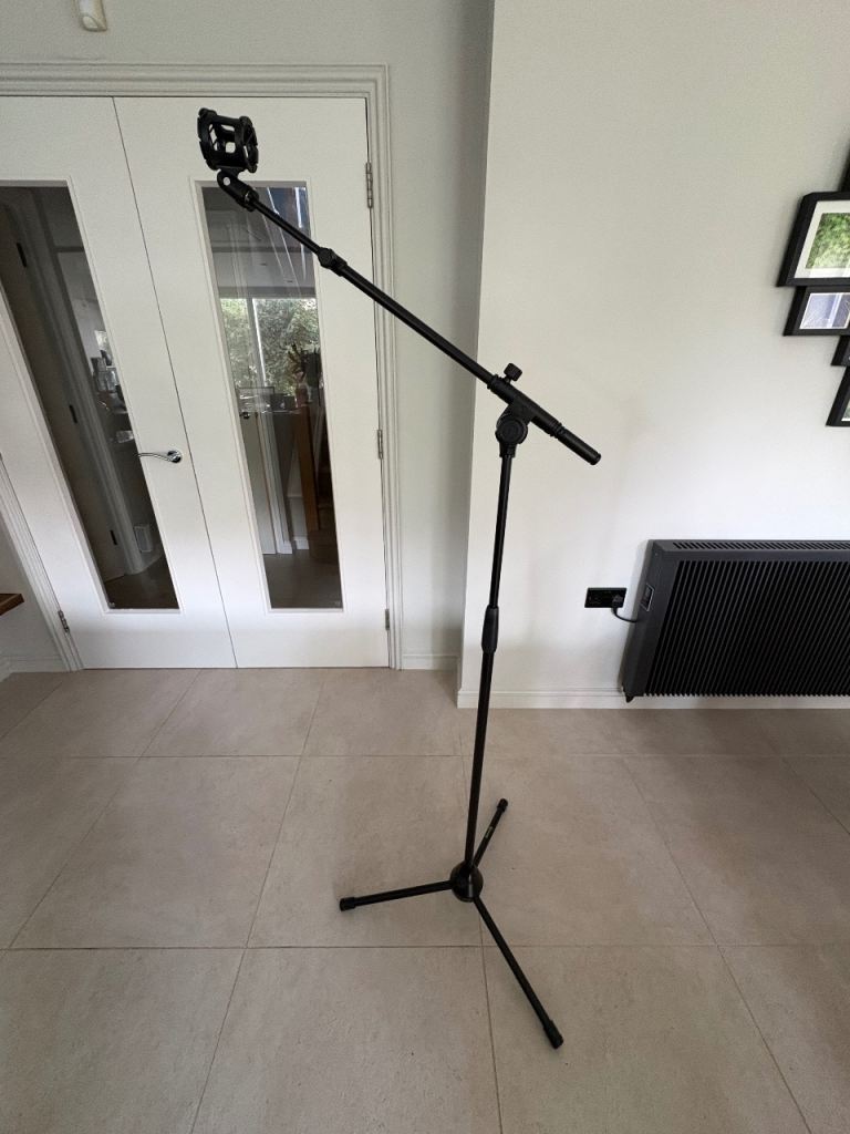 Gravity Touring Series Microphone Stand with 2-Point Adjustment Telescoping Boom
