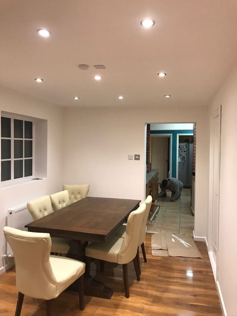 Painters , plasterers , wall paper 
