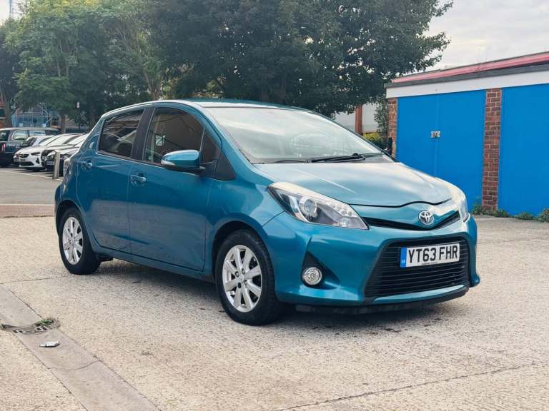 2013 Toyota Yaris 1.5 VVT-i Hybrid T4 5dr CVT HATCHBACK Petrol/Electric Hybrid Automatic