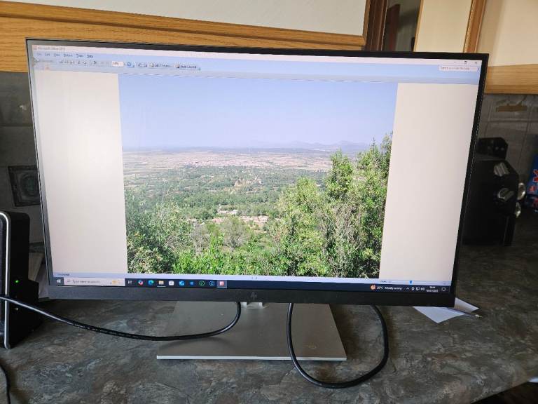 27" FHD monitor