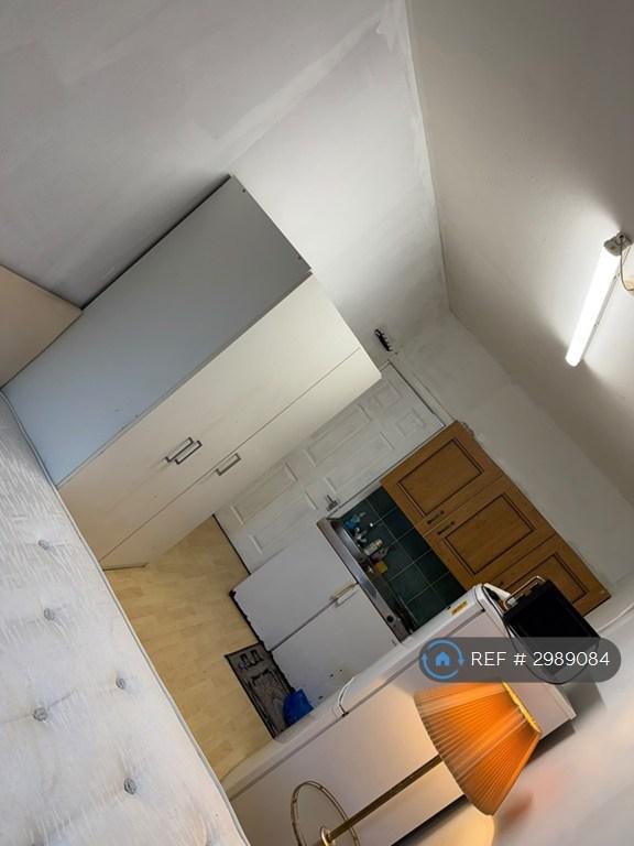 1 bedroom in Great West Road, Isleworth, TW7 (#2989084)