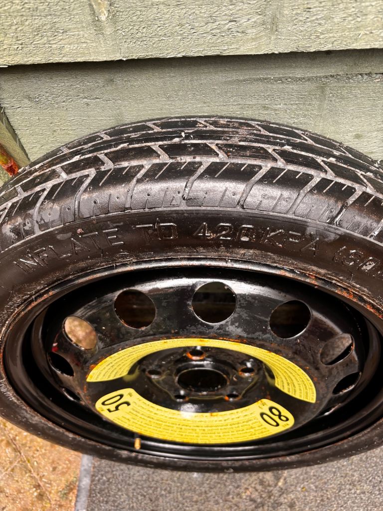 VW GOLF Spacesaver wheel and tyre